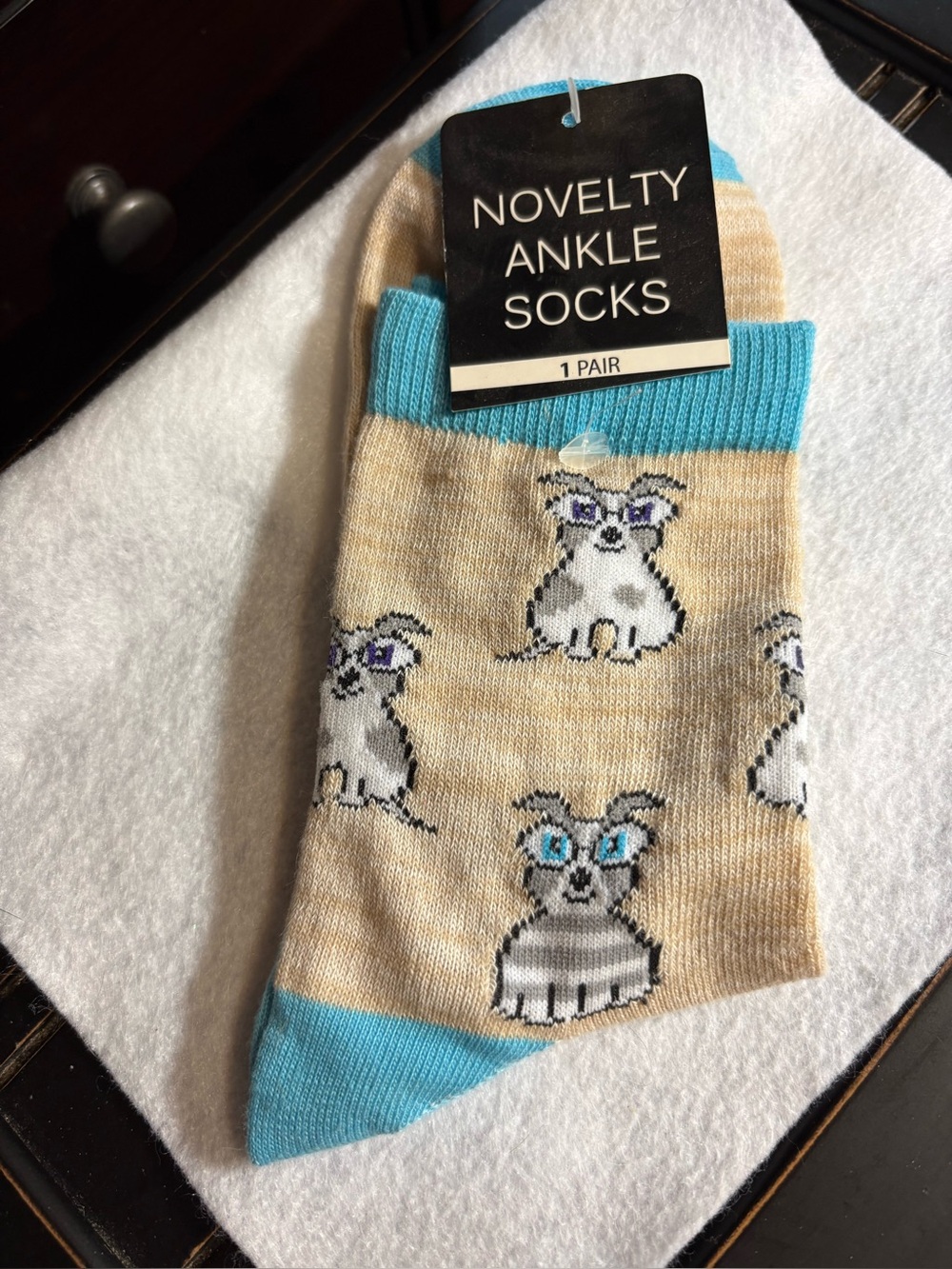Novelty Ankle Socks - Beige with Blue Accents